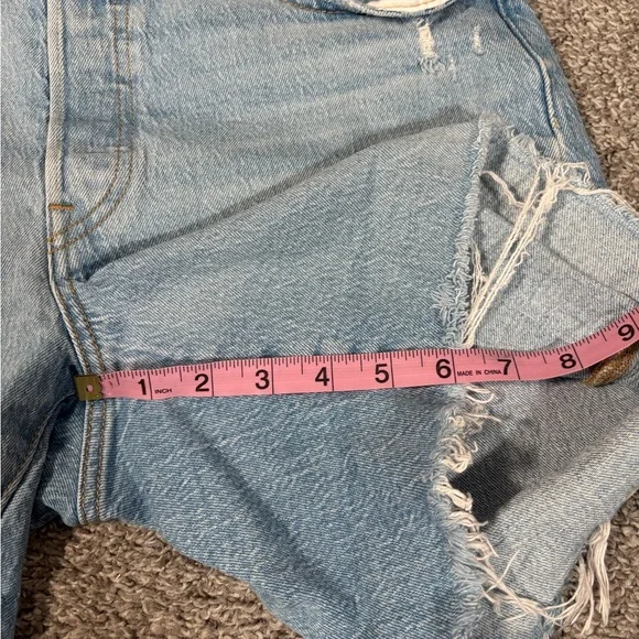 Levi’s Premium Cutoff Dad Shorts 30 Light Wash High Rise Button Fly Denim - Picture 9 of 9